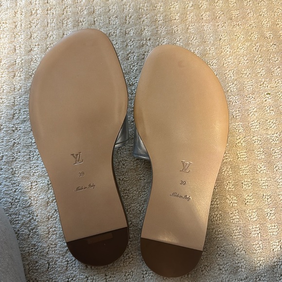 LOUIS VUITTON W'S MAGNETIC FLAT MULE- BRAND NEW - Picture 3 of 3